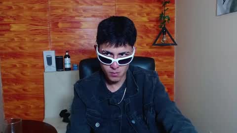 Snapshot of bastiaan_28 chatting on 02/06/25, 03:59 Bastian online show from 02/06/25, 03:59