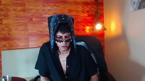 Snapshot of bastiaan_28 chatting on 02/16/25, 06:10 Bastian online show from 02/16/25, 06:10