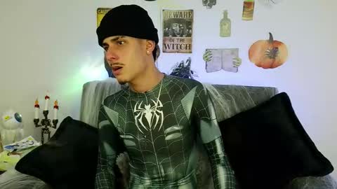 Snapshot of bastiaan_28 chatting on 10/18/25, 03:42 Bastian online show from 10/18/25, 03:42