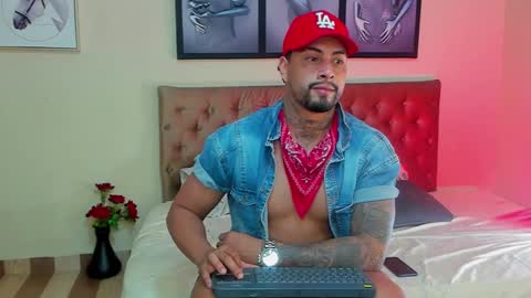 bastian_jones1 online show from 12/23/24, 02:45