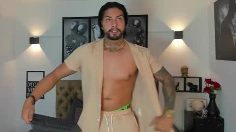 bastian_jones1 online show from 10/05/25, 01:37