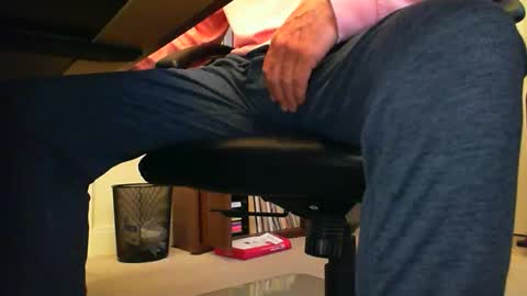 Snapshot of batebro13 chatting on 05/19/26, 12:55 BateBro13 online show from 05/19/26, 12:55