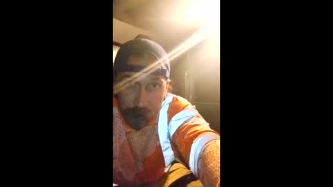 Snapshot of batemeinbate chatting on 04/15/26, 10:55 batemeinbate online show from 04/15/26, 10:55