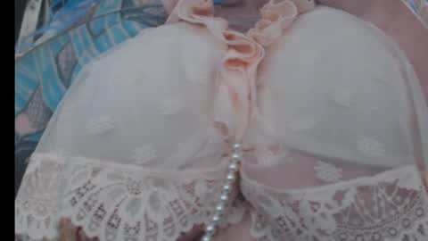 Snapshot of batstarial chatting on 04/20/26, 09:05 Audrey online show from 04/20/26, 09:05