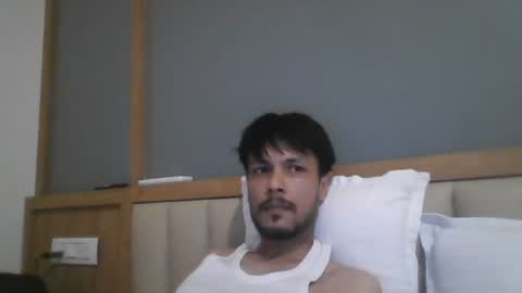 Snapshot of baybeeboi4u2 chatting on 06/11/26, 12:25 Neel online show from 06/11/26, 12:25