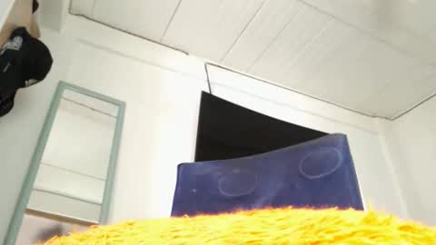 Snapshot of bayoletsweett chatting on 12/15/25, 05:39 deivid online show from 12/15/25, 05:39