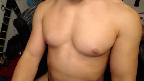 Snapshot of bayron_fiit chatting on 02/07/25, 03:01 Bayron Rodriguez online show from 02/07/25, 03:01