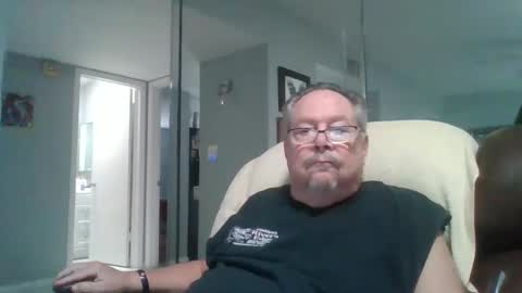 Snapshot of bbb1952 chatting on 10/06/25, 04:48 Single Grandpa in Florida. Love to C2C and have Fun Privately online show from 10/06/25, 04:48