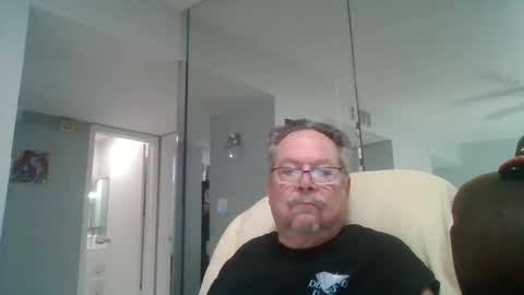 Snapshot of bbb1952 chatting on 10/08/25, 02:04 Single Grandpa in Florida. Love to C2C and have Fun Privately online show from 10/08/25, 02:04