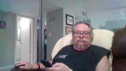 Snapshot of bbb1952 chatting on 01/12/26, 04:34 Single Grandpa in Florida. Love to C2C and have Fun Privately online show from 01/12/26, 04:34