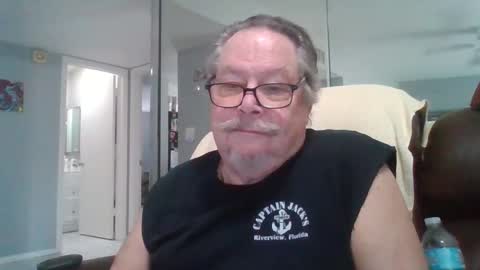 Snapshot of bbb1952 chatting on 01/13/26, 03:06 Single Grandpa in Florida. Love to C2C and have Fun Privately online show from 01/13/26, 03:06