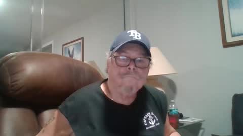 Snapshot of bbb1952 chatting on 05/28/26, 03:53 Single Grandpa in Florida. Love to C2C and have Fun Privately online show from 05/28/26, 03:53