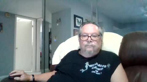 Snapshot of bbb1952 chatting on 06/24/26, 01:10 Single Grandpa in Florida. Love to C2C and have Fun Privately online show from 06/24/26, 01:10