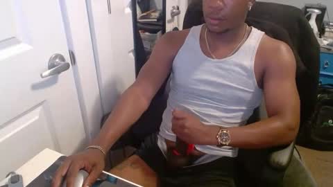 Snapshot of bbc_elrey chatting on 05/20/26, 09:43 Racks online show from 05/20/26, 09:43