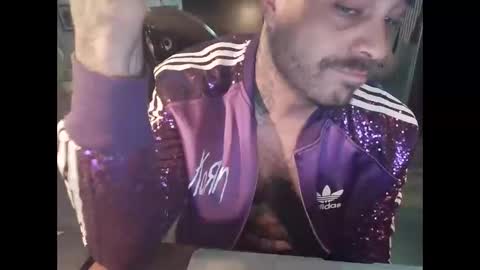 bbcdelux_ online show from 04/22/26, 07:55