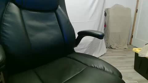 Snapshot of bbrown987654 chatting on 01/10/25, 03:48 ofans texasguy1 online show from 01/10/25, 03:48