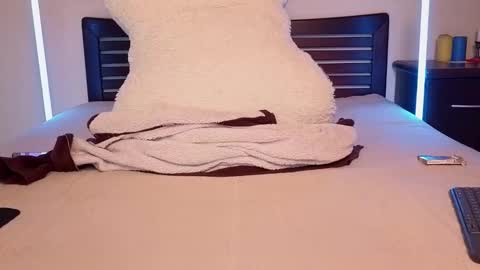 Love online show from 11/29/25, 02:03