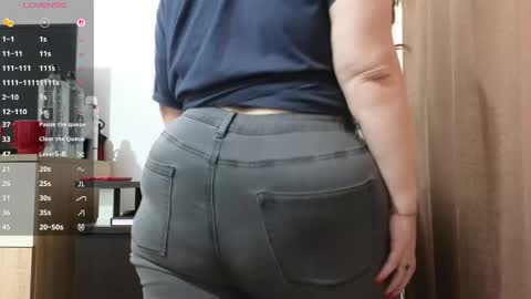 Snapshot of bbw_milf_4u chatting on 05/10/26, 08:52 Emma online show from 05/10/26, 08:52