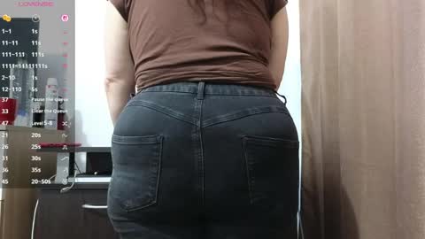 Snapshot of bbw_milf_4u chatting on 05/13/26, 06:44 Emma online show from 05/13/26, 06:44