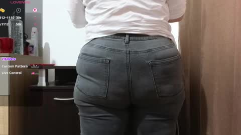 Snapshot of bbw_milf_4u chatting on 06/03/26, 09:45 Emma online show from 06/03/26, 09:45