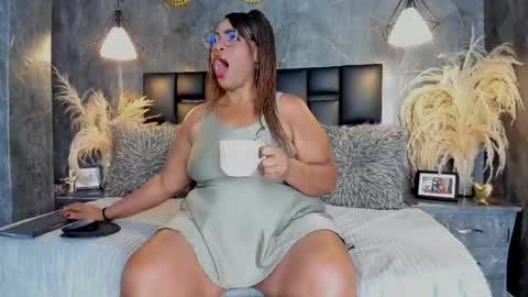Snapshot of bbwlatina01 chatting on 05/31/26, 12:34 Bbwlatina01 online show from 05/31/26, 12:34