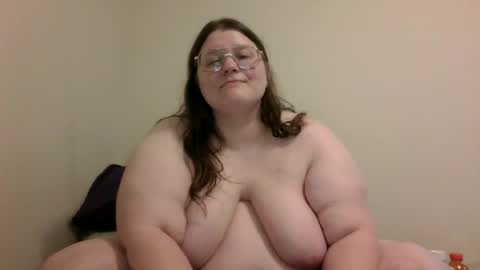 Snapshot of bbwlittlebear chatting on 07/08/26, 12:04 bbwlittlebear online show from 07/08/26, 12:04