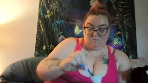 Snapshot of bbwqueen216 chatting on 07/15/26, 04:34 bbwqueen216 online show from 07/15/26, 04:34