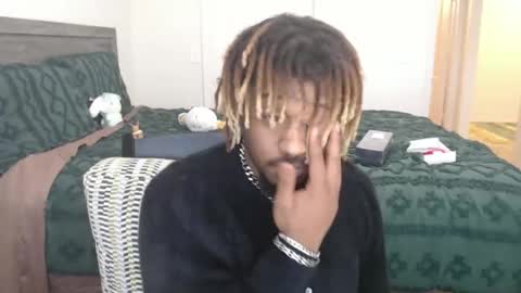 Snapshot of bby_julesss chatting on 12/19/25, 07:54 bby_julesss online show from 12/19/25, 07:54