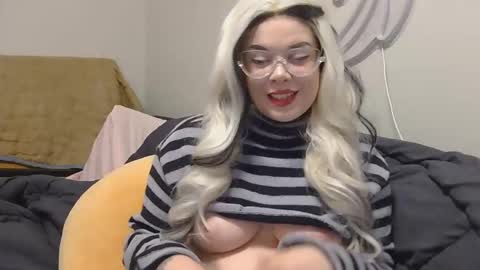 Snapshot of bbycheshire chatting on 11/08/25, 04:45 bbycheshire online show from 11/08/25, 04:45