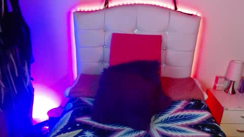 Snapshot of bdsmelapetite chatting on 10/14/25, 02:56 Ela online show from 10/14/25, 02:56