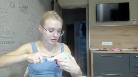Summer BABY online show from 12/31/24, 04:57
