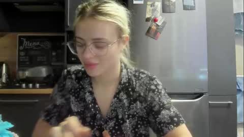Summer BABY online show from 09/16/25, 02:40