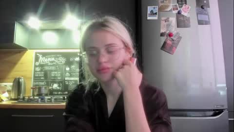 Summer BABY online show from 09/17/25, 01:24