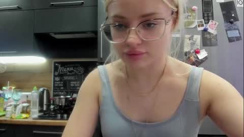 Summer BABY online show from 10/16/25, 01:12