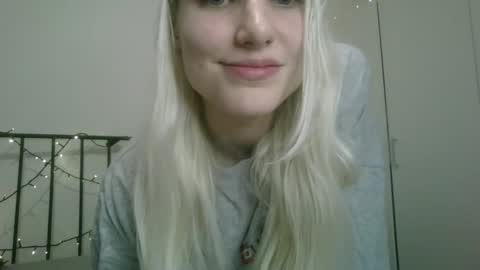 Snapshot of bea_trix77 chatting on 01/13/25, 04:19 Yours sweet Bea 3 online show from 01/13/25, 04:19