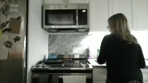 Emma online show from 01/06/26, 07:34