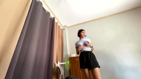 Snapshot of beagarza chatting on 10/19/25, 03:40 Miss B online show from 10/19/25, 03:40