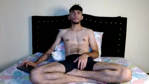 Snapshot of bear_97s chatting on 01/29/25, 03:33 Pipe online show from 01/29/25, 03:33