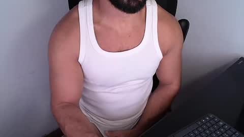 Snapshot of beard_top_guy chatting on 05/20/26, 12:55 Beard Guy online show from 05/20/26, 12:55