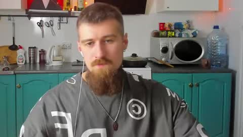 Snapshot of bearded_legend chatting on 12/29/24, 08:37 Zeus online show from 12/29/24, 08:37