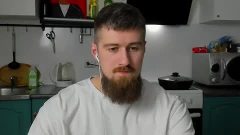 Snapshot of bearded_legend chatting on 02/09/25, 08:24 Zeus online show from 02/09/25, 08:24