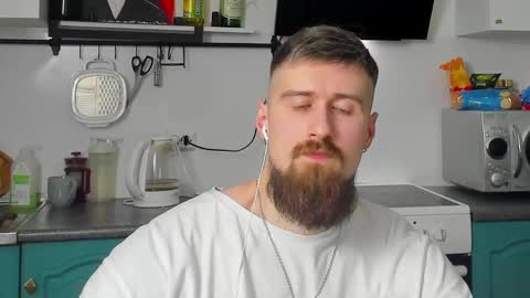 Snapshot of bearded_legend chatting on 03/04/25, 10:49 Zeus online show from 03/04/25, 10:49