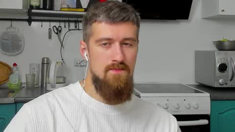 Snapshot of bearded_legend chatting on 09/22/25, 03:19 Zeus online show from 09/22/25, 03:19