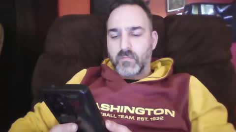 Snapshot of beardedambition chatting on 01/24/25, 04:37 beardedambition online show from 01/24/25, 04:37