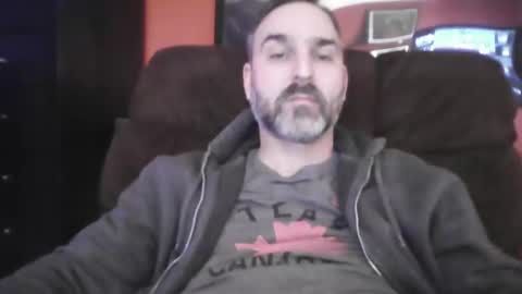 Snapshot of beardedambition chatting on 01/27/25, 10:16 beardedambition online show from 01/27/25, 10:16