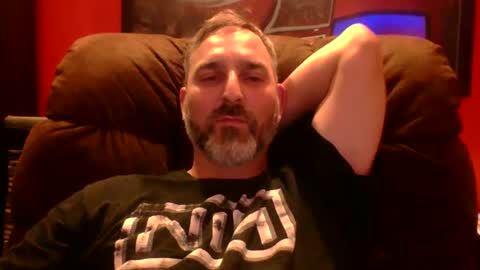 Snapshot of beardedambition chatting on 09/24/25, 01:09 beardedambition online show from 09/24/25, 01:09