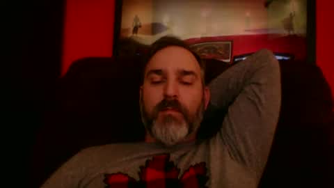 Snapshot of beardedambition chatting on 10/17/25, 02:30 beardedambition online show from 10/17/25, 02:30