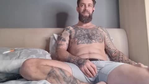 beardedtattedguy online show from 11/01/25, 10:28