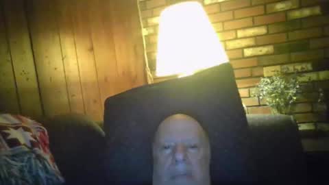 Snapshot of bearmantitsx chatting on 11/14/25, 06:17 Please suck my nipples and cam with me now to a hot orgasm together on cam online show from 11/14/25, 06:17