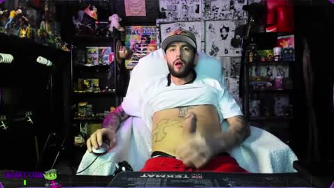 Snapshot of beastbxy chatting on 12/17/24, 08:12 beast bxy online show from 12/17/24, 08:12